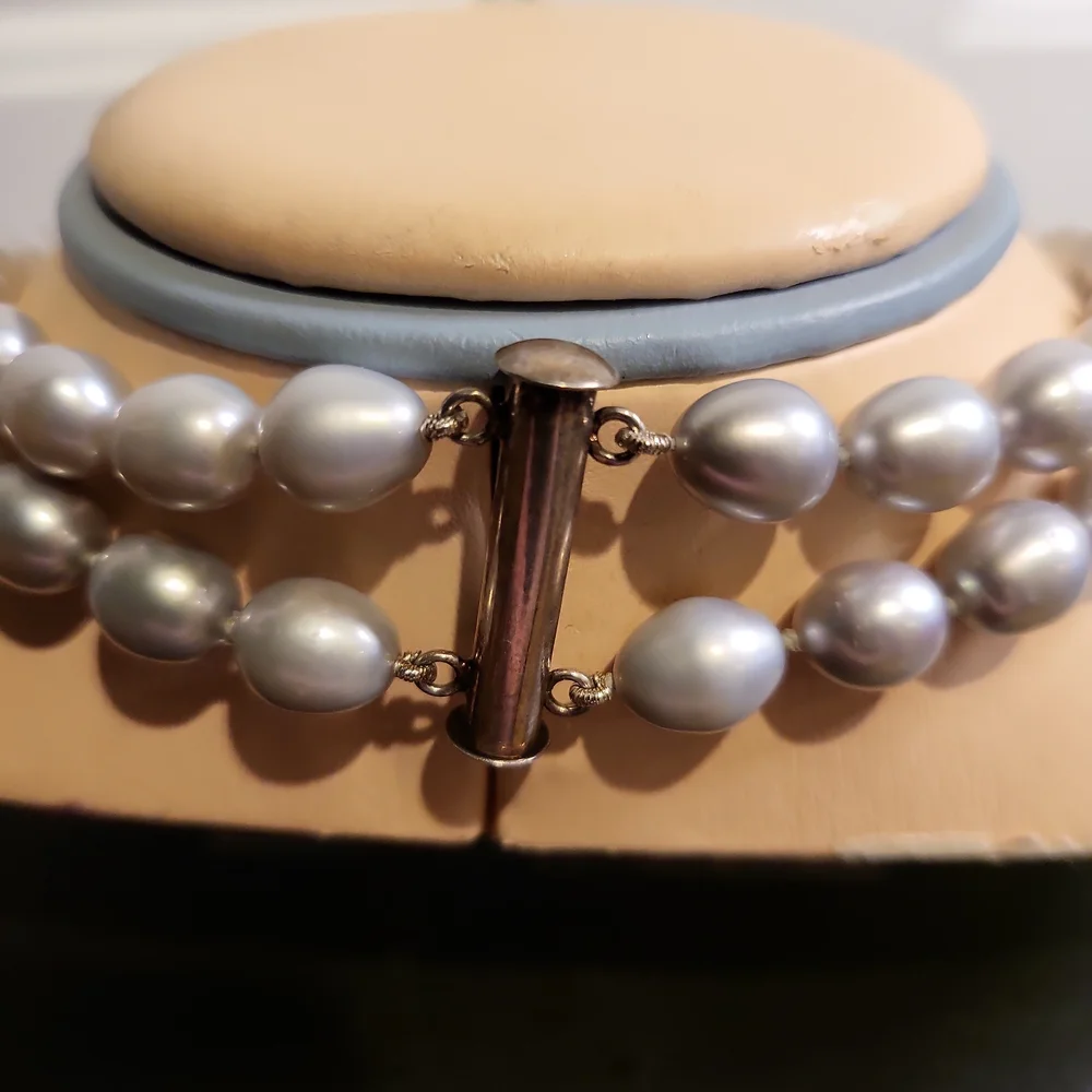 Vintage Genuine Pearl Necklace w/ 925 Sterling Silver Clasp 17" - Picture 4 of 13